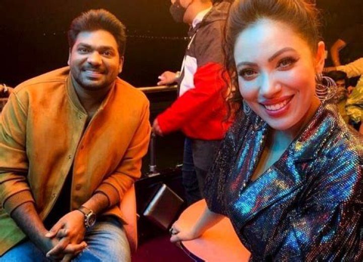 Zakir Khan's Height In Feet: Discovering The Comedian's Stature